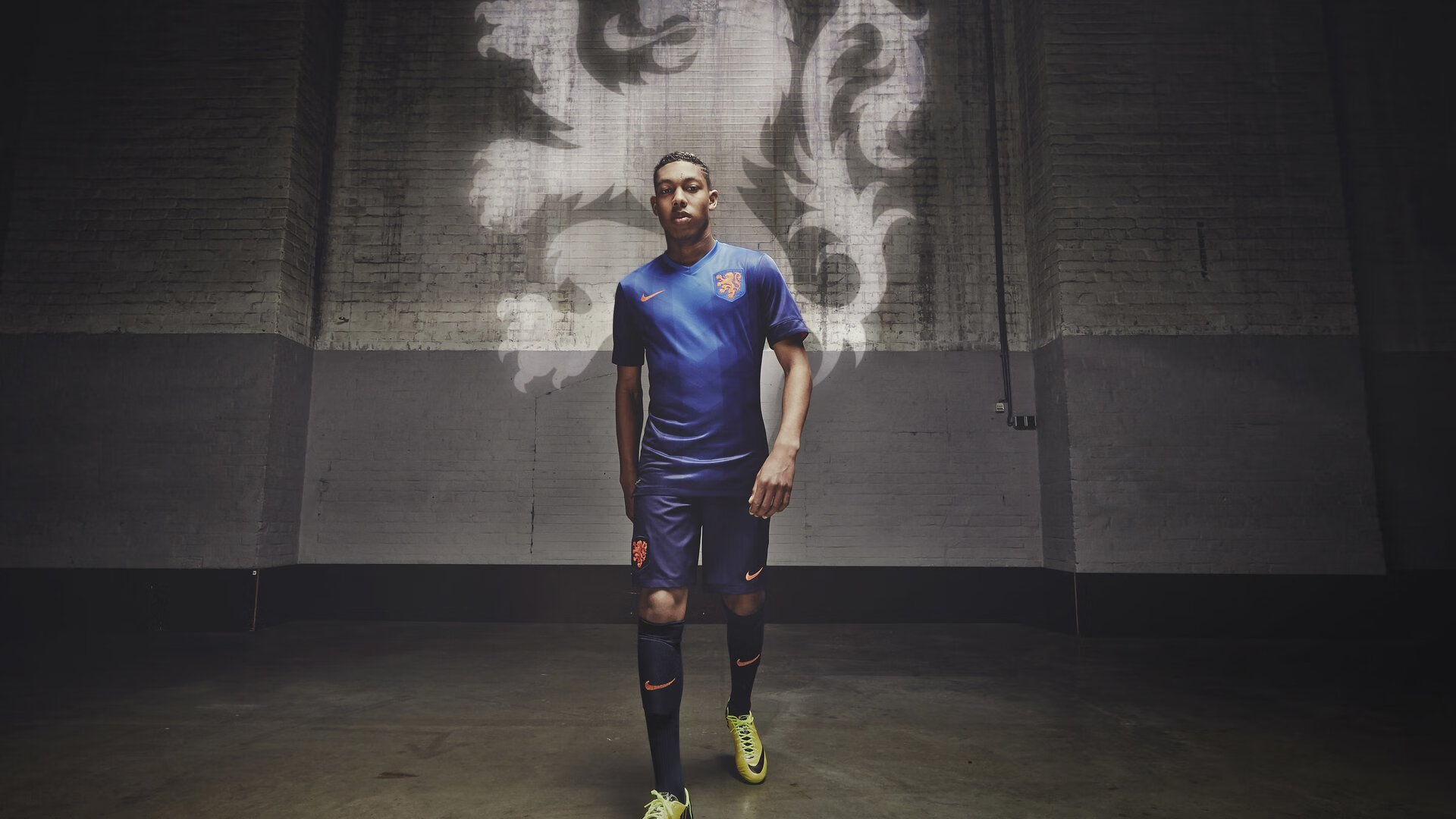 李恩：全黑队进攻的中坚力量，灵活跑位撕开防线，李恩采访视频